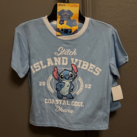 SET!! Disney Stitch Blue Island Vibes Tee and shorts set S/M Juniors - Picture 3 of 13